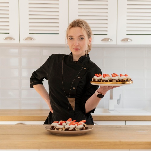 woman-holding-tray